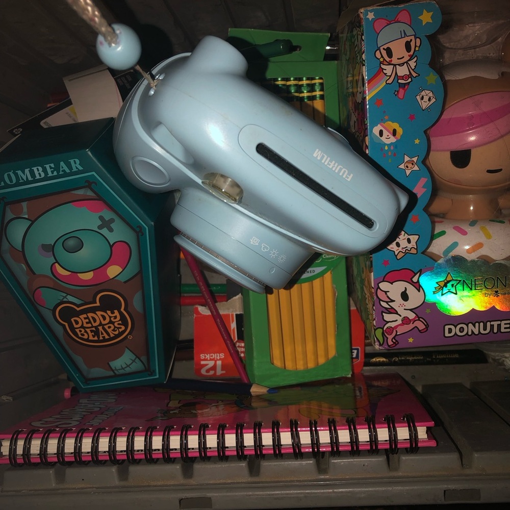 Sky Blue Instant Camera - Picture 2 of 3